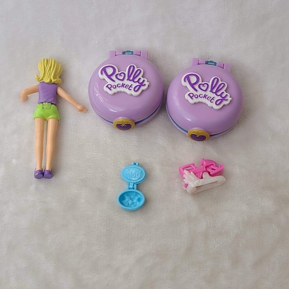 Polly Pocket Mixed Lot Mattel 2019 Winter Compacts + 2003 McDonalds Doll - Picture 4 of 8